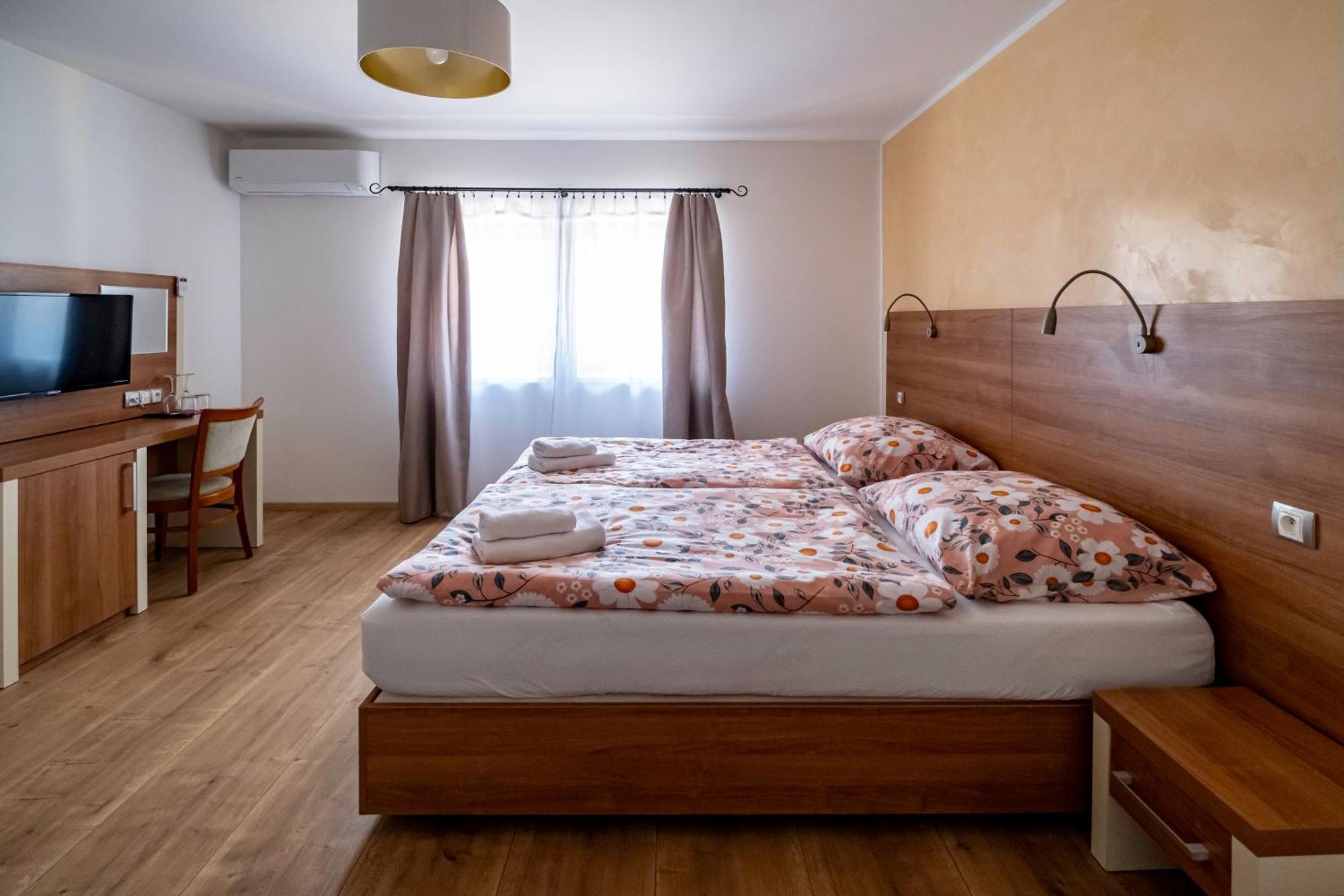 U Katalpy Hotel Sedlec  Exterior photo